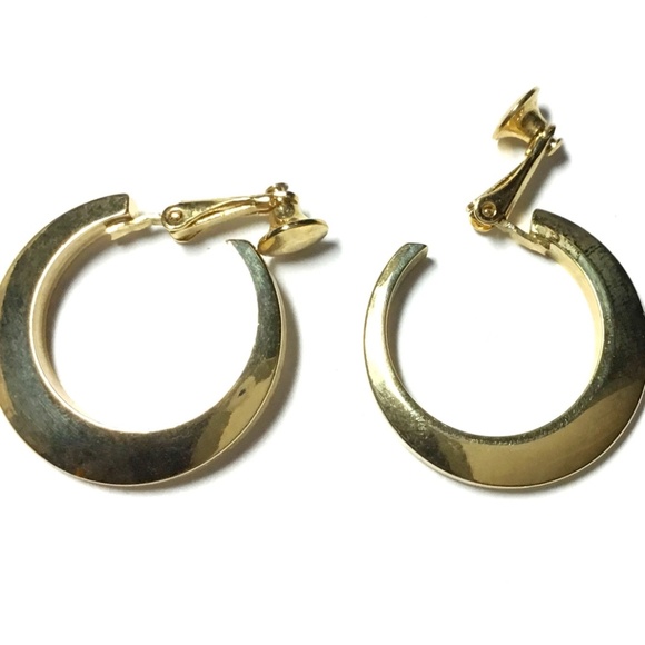Signed Kramer Vintage 1970s Gold Plated Hoop Earrings - Picture 1 of 2